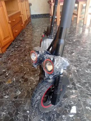 Patinete eléctrico todoterreno con asiento