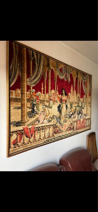 Tapiz decorativo tela dorado y rojo