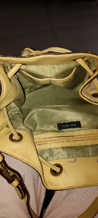 Bolso de mano de mujer