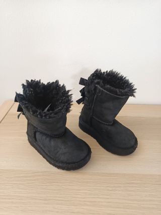 Botines niña número 22,5 UGG