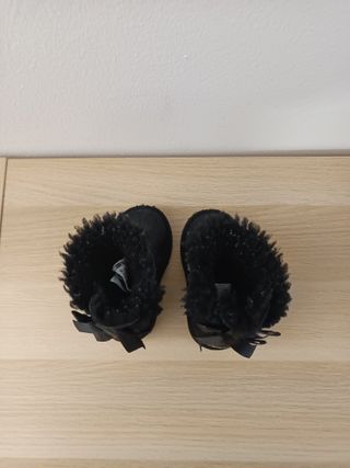 Botines niña número 22,5 UGG