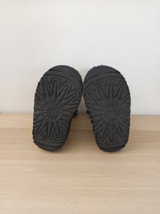 Botines niña número 22,5 UGG