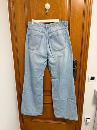Pantalón vaquero Bershka desgastado talla 40