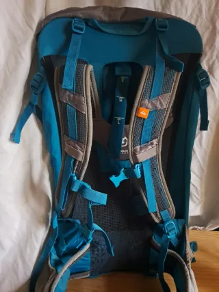 Mochila nueva Quechua Forclaz Air 40L