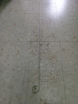 4 Barras de cortina metálicas negras