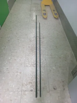 4 Barras de cortina metálicas negras