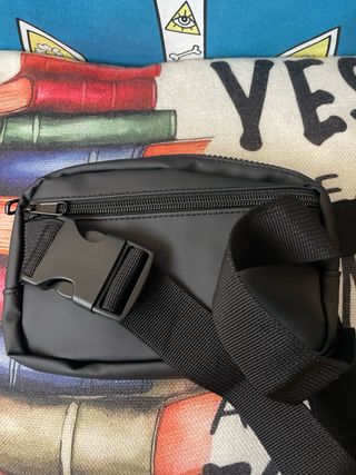 Riñonera Lady Gaga Negra VIP