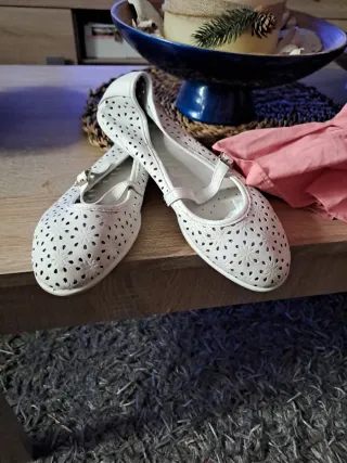 Conjunto Vestido Rosa Talla M y Bailarinas Blancas