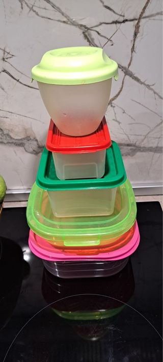 Set contenitori plastica