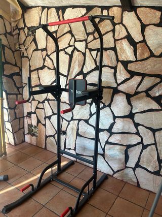 Máquina de pesas y calistenia