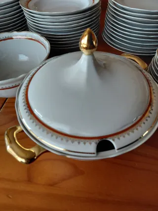 Vajilla SP Coimbra Porcelana Portugal, 70 piezas.