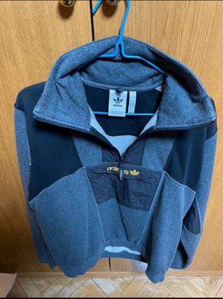 Sudadera Adidas gris y negra