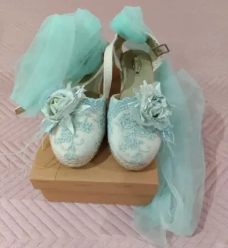 Espardeñas comunión encaje azul