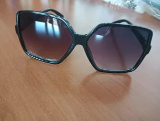 Occhiali da sole neri lenti sfumate