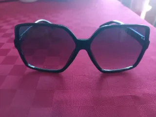 Occhiali da sole neri lenti sfumate