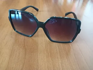 Occhiali da sole neri lenti sfumate