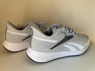 Zapatillas Reebok Running Gris y Blanco