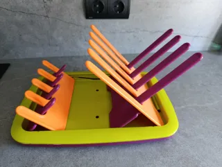 Escurrebiberones plegable y  limpiabiberones Beaba