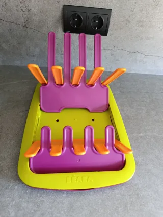 Escurrebiberones plegable y  limpiabiberones Beaba