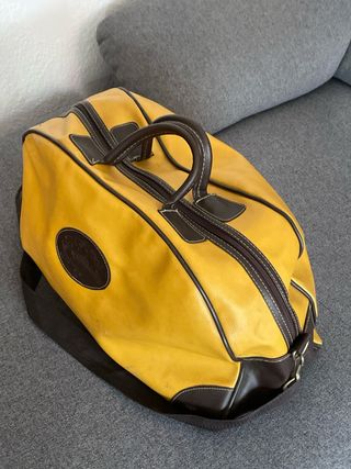 Maleta de polipiel vintage amarilla y marrón