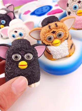 Furby juego con caja Cache Cache antiguo muy raro