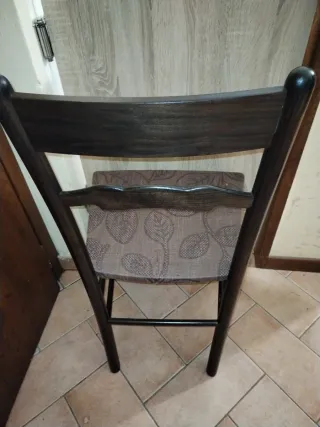 Sedia in tessuto con seduta imbottita