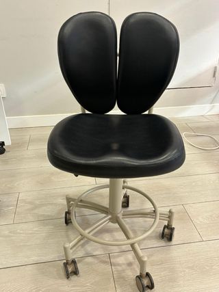 Silla ergonómica con ruedas