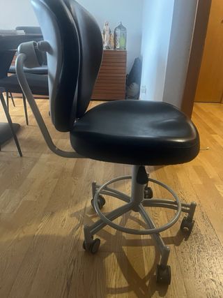 Silla ergonómica con ruedas