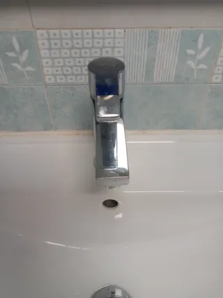 Conjunto lavabo con armario y auxiliar