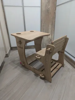 Pupitre infantil de madera