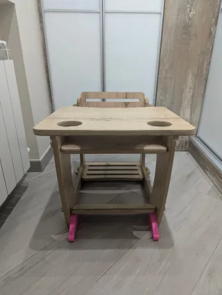 Pupitre infantil de madera