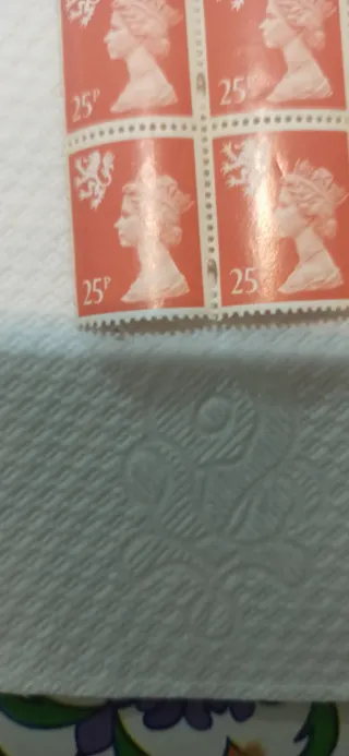 Francobolli Regina Elisabetta 25