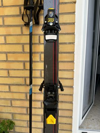 Esquís Rossignol Magnum con bastones