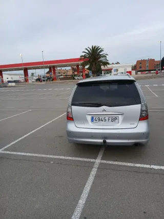 Mitsubishi Grandis 2007