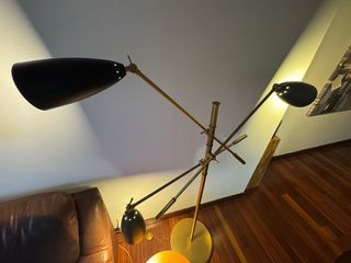 Lámpara de pie dorada 3 focos