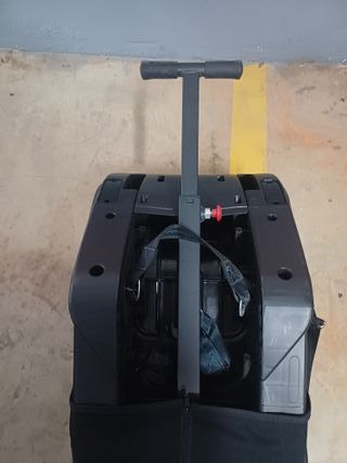 Silla de coche negra + espejo