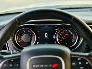 Dodge challenger  2019 sxt v6