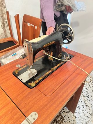 Máquina de coser antigua Hexagon