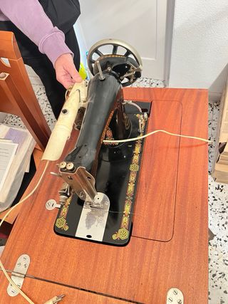 Máquina de coser antigua Hexagon