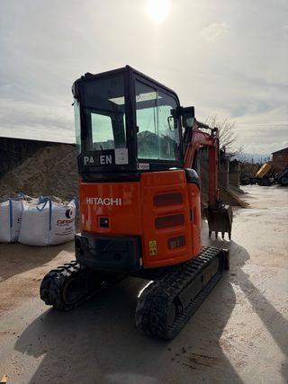 Miniexcavadora Hitachi ZX26U