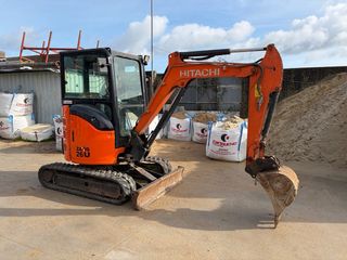 Miniexcavadora Hitachi ZX26U