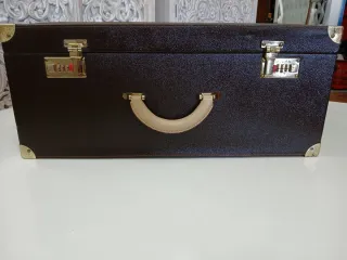 Maleta antigua con combinación