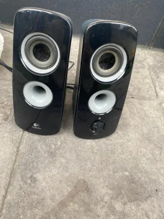 Altavoces Logitech Negros