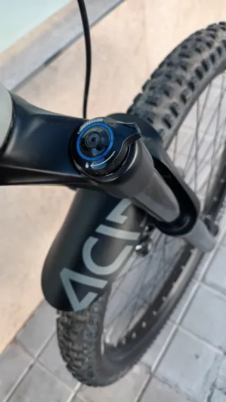 Bicicleta Eléctrica Cube Stereo Hybrid 140 hpc