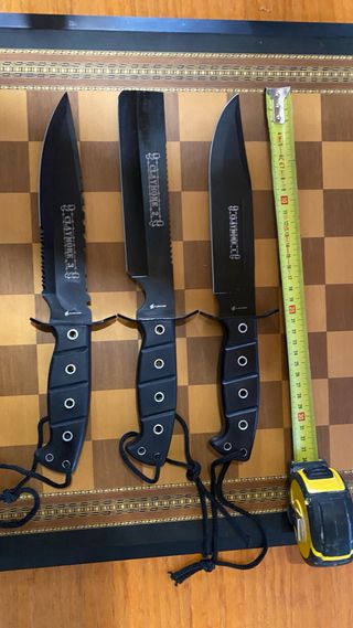 Set di 3 coltelli da campo con fodere