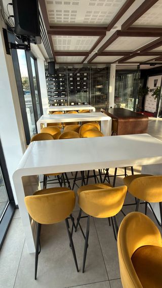 Mesa alta madera y metal