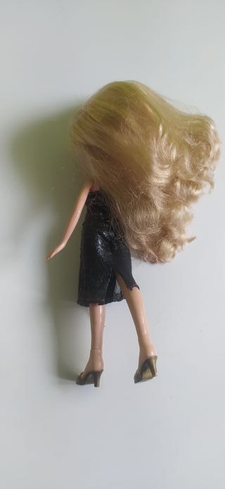 2 Bambole Bratz in Abito Nero