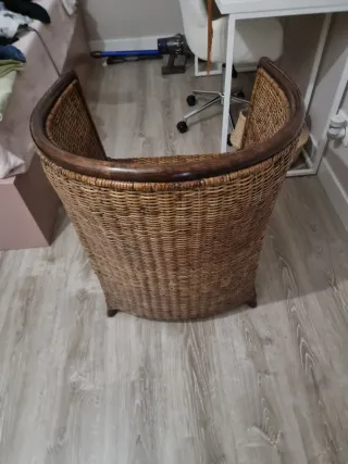 Butaca de mimbre con cocina blanco