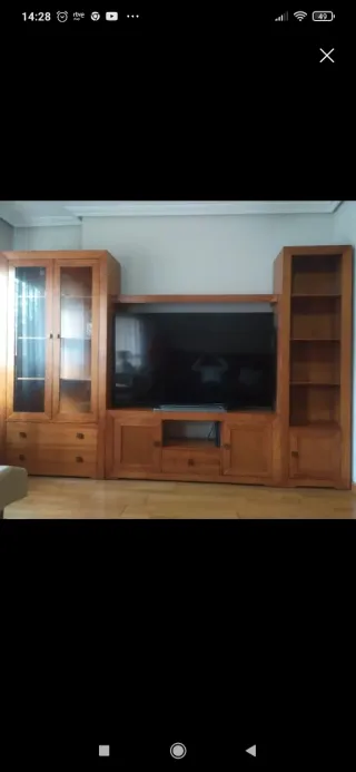 Precioso mueble de salón de madera maciza