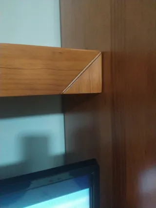 Precioso mueble de salón de madera maciza